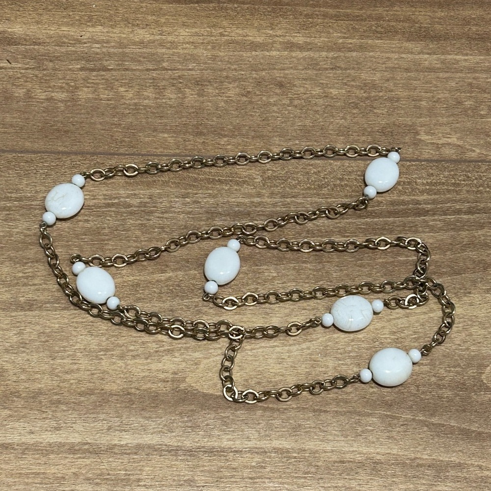 Elegant Vintage Gold and White Necklace